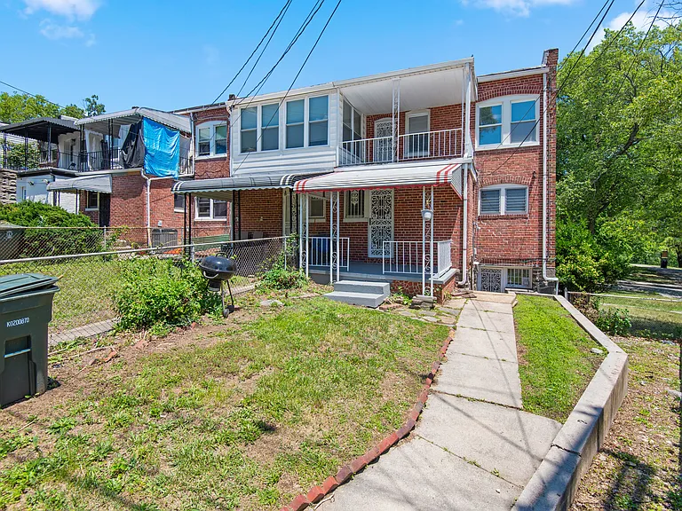 2600 N Longwood St — Photo 40