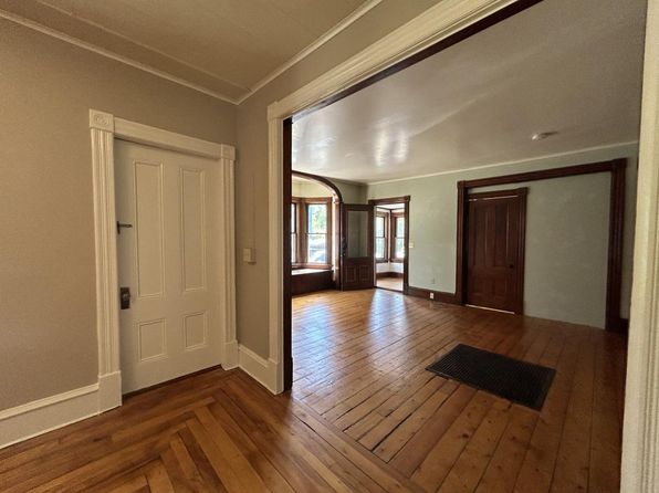 14 Crombie St Unit 2