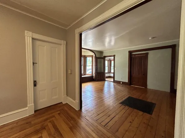 14 Crombie St Unit 2, Burlington, VT 05401