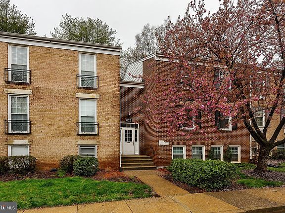 2nd image of 822 Quince Orchard Blvd APT 202