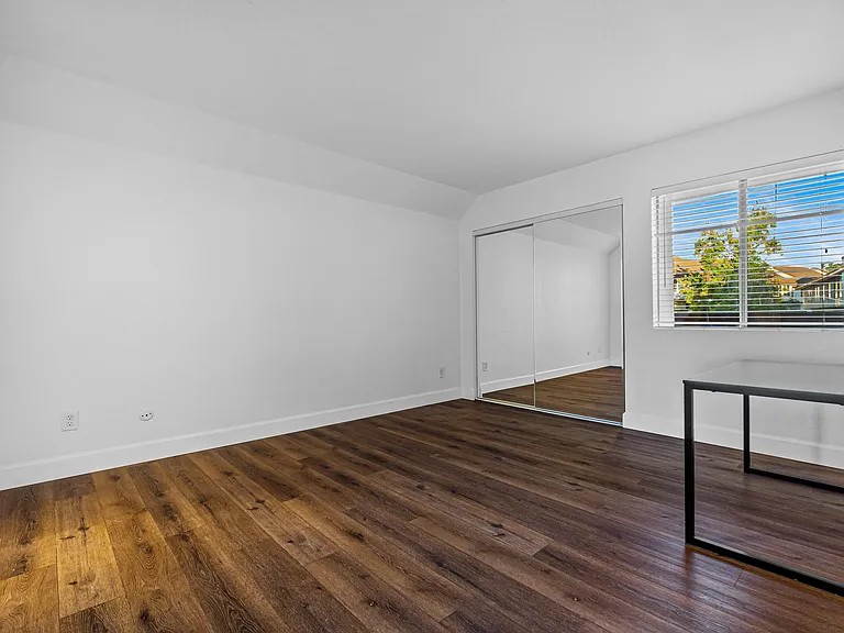 6111 Rancho Mission Rd — Photo 16