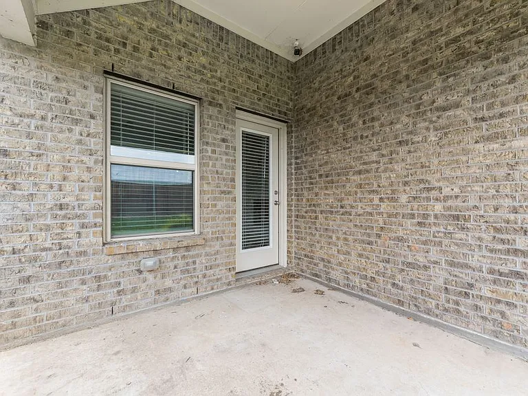 1560 Seminole Dr — Photo 11