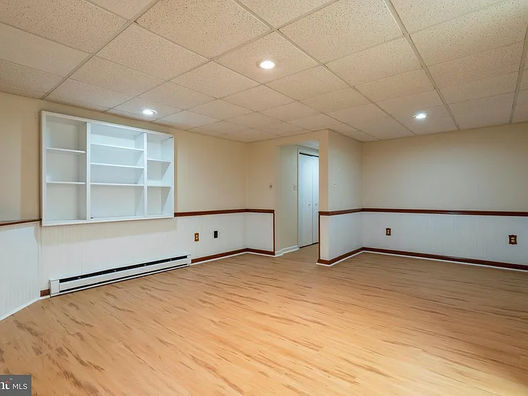 506 Saint Albans Ct — Photo 26