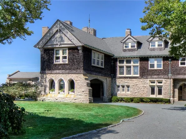127 Harrison Ave APT 4, Newport, RI 02840