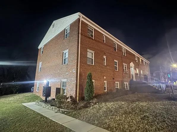 129 S Courthouse Rd #9, Arlington, VA 22204