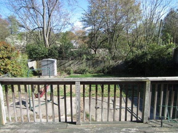 3rd image of 1211 Richardson Dr