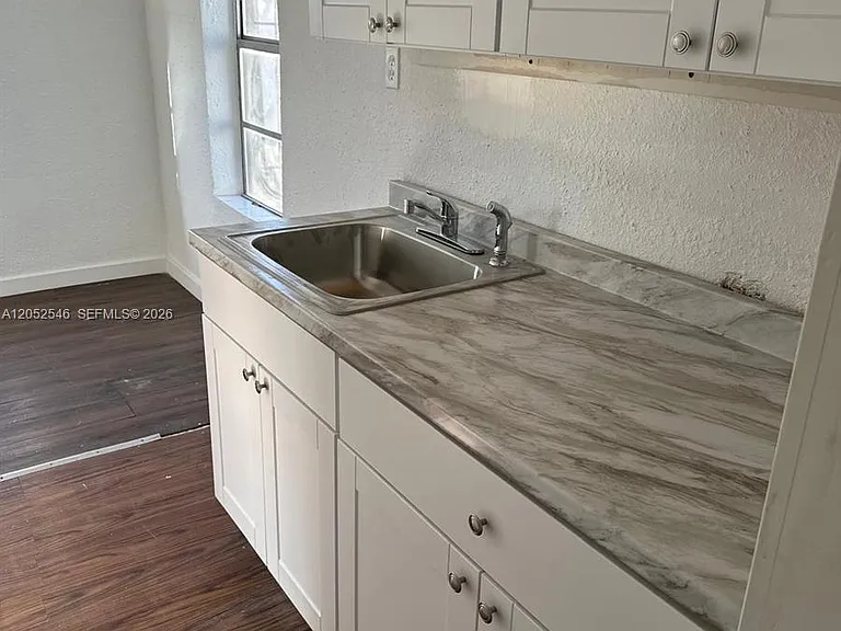 3660 NW 20th Ave #4 — Photo 7