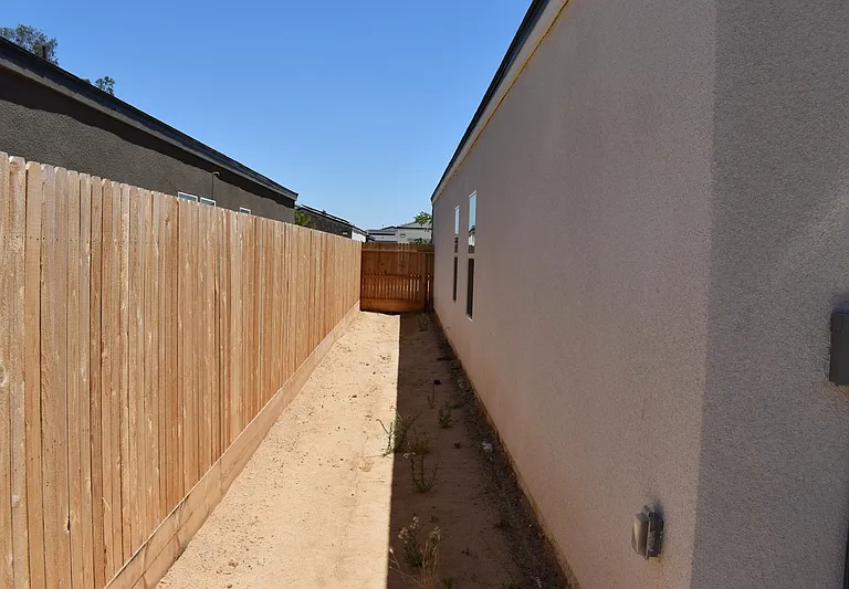 4481 N San Miguel Ave — Photo 31