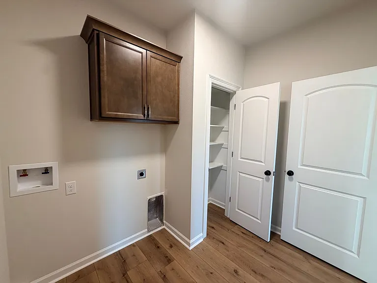 189 Berkshire Pl — Photo 25