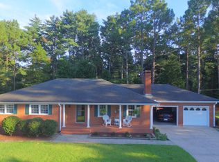 39 Pine Ridge Dr, Whispering Pines, NC 28327