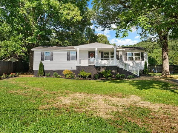 90 Whitman St, Ringgold, GA 30736