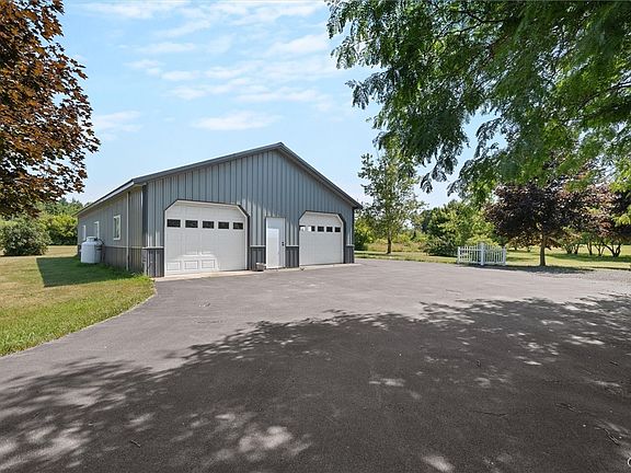 5th image of 12000 Duck Lake Rd