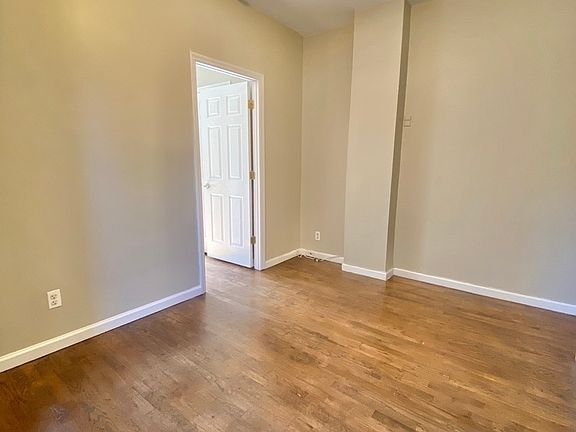 4th image of 338 E 65th St #25A