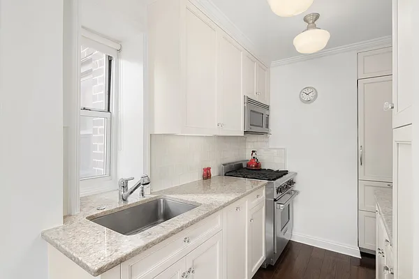 Sold by Compass | media 20