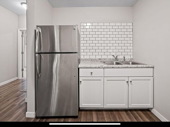 3rd image of 792 Edmund Ave Unit 1