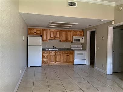 3rd image of 7126 Southgate Blvd