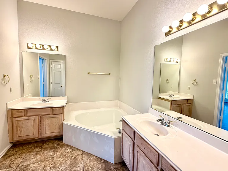 4308 Linda Kay Ln — Photo 29