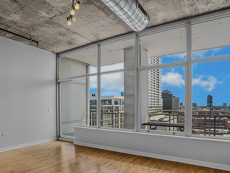 50 E 16th St #1210 — Photo 2