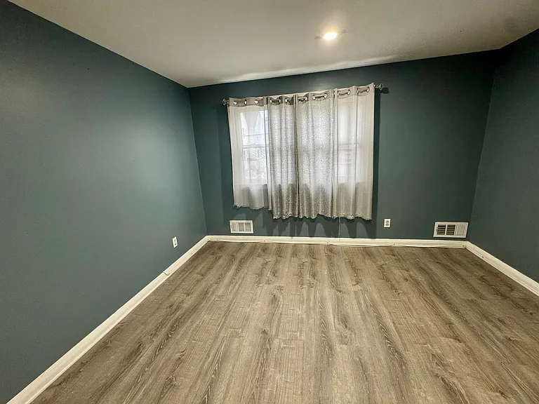 347 E 29th St #2 — Photo 16