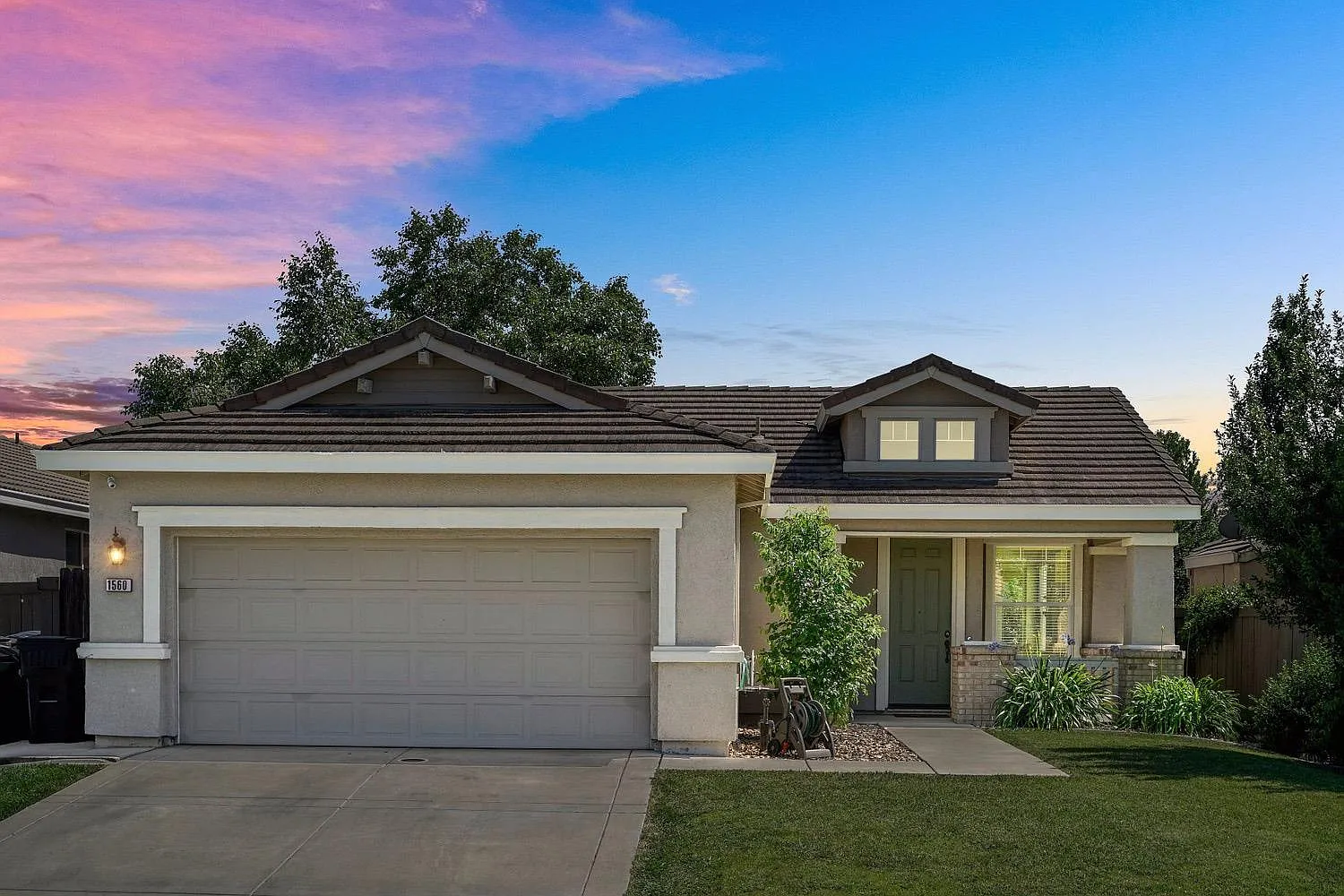 1560 Alicia Way photo 1