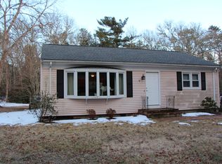 3 Oakdale Valley Rd, Pocasset, MA 02559