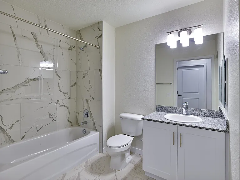Gateway Luxury Apartments — Photo 20