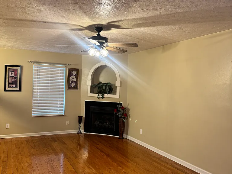 1078 Shawnee Ridge Dr — Photo 4