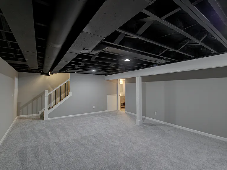 4413 N Grand Ave — Photo 18