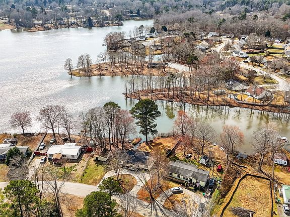 3rd image of 252 Lakeview Dr