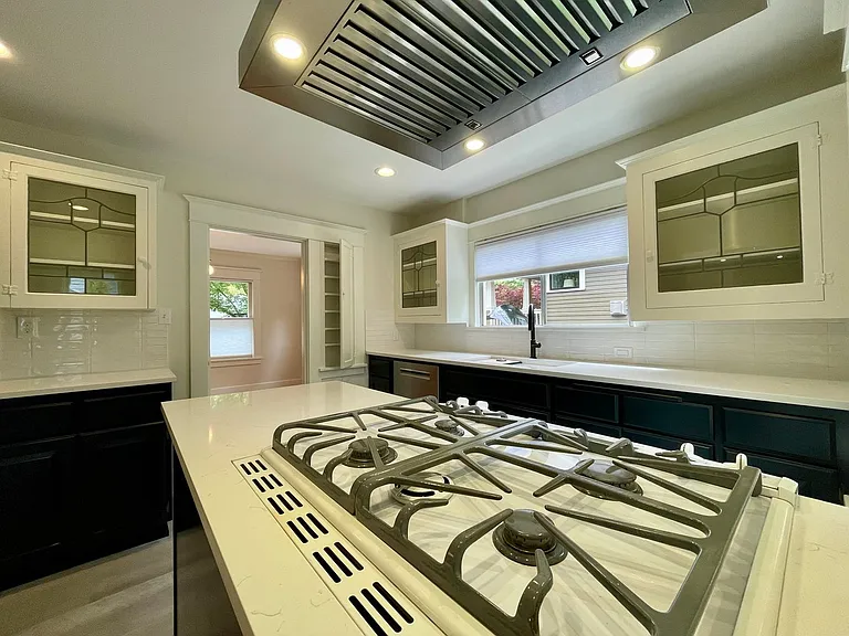 2409 NW Raleigh St — Photo 10