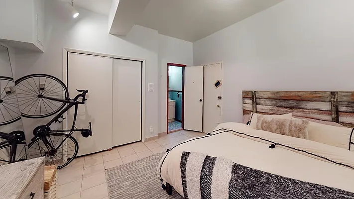 Rented by Bond New York | media 10