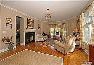 2nd image of 12 Deepwells Ln