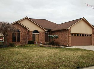 19353 Weathervane Dr, Macomb, MI