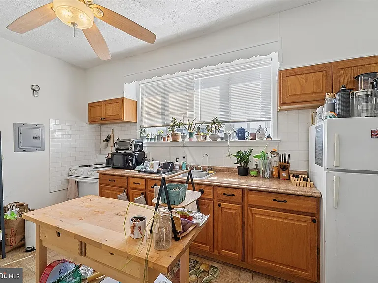2842 Cedar St #2 — Photo 15