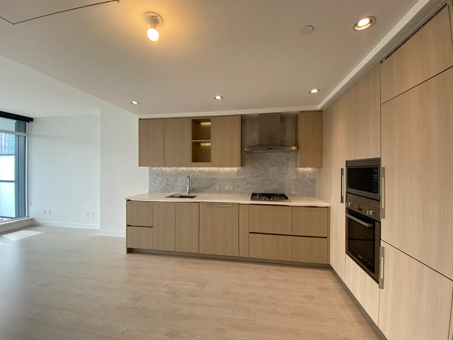 1 bed, 534 sqft, $2,100 — Photo 3