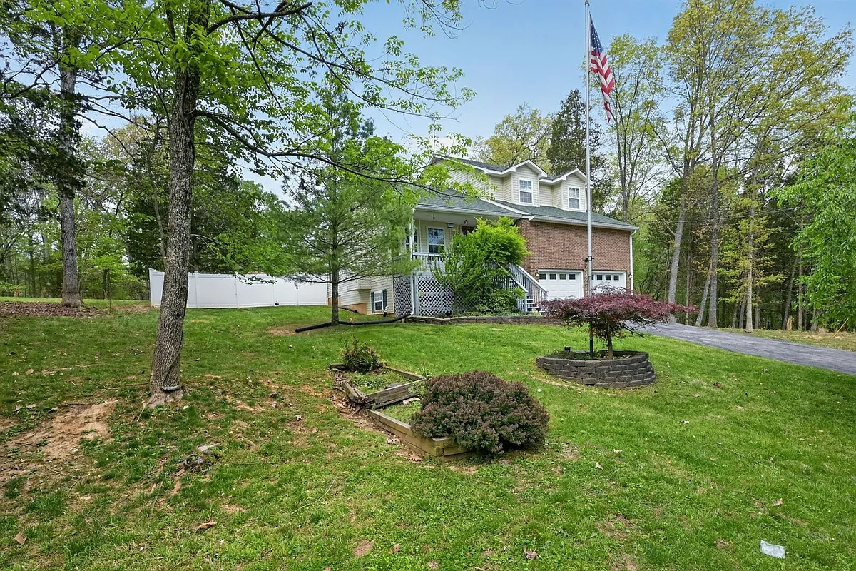 Building Photo - 373 Red Wing Rd