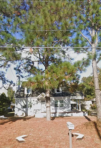 609 E 3rd St Photo 1