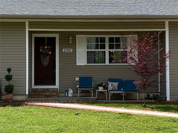 4th image of 2302 SE Beth Ln