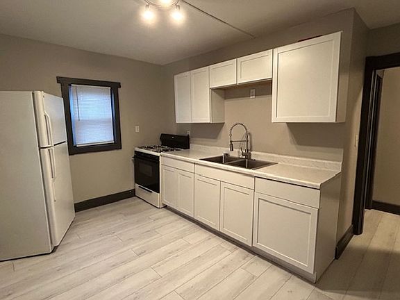 5th image of 820-822 Huffman Ave #822-1/2