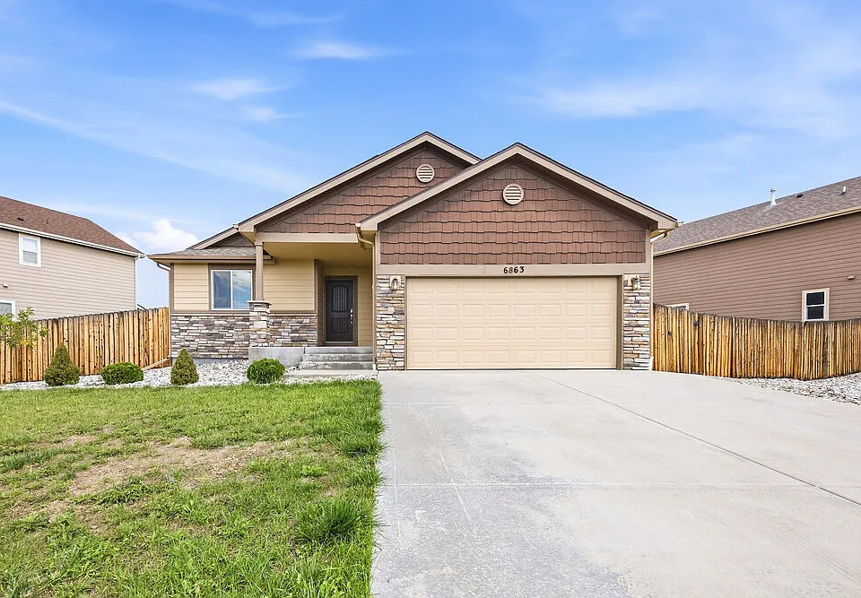 6863 Phantom Way