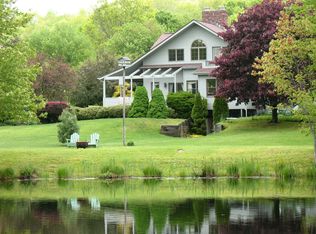 8 Pepperidge Ln, East Lyme, CT 06333