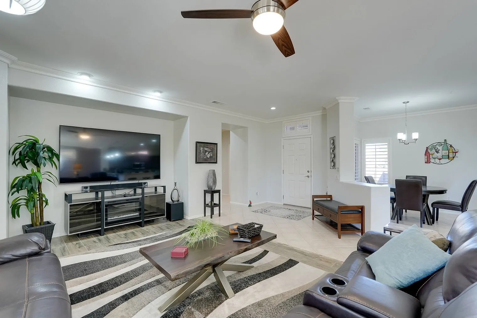 3 bed, 3.0 bath, 2012 sqft, $2,806 — Photo 2