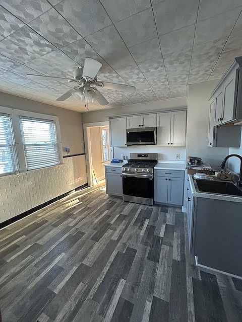 1st image of 917 Eagle St