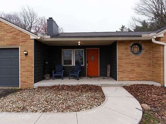 5th image of 744 E Hanley Rd