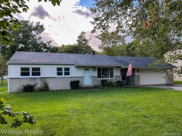 50715 Gravel Rdg, Shelby Township, MI 48317