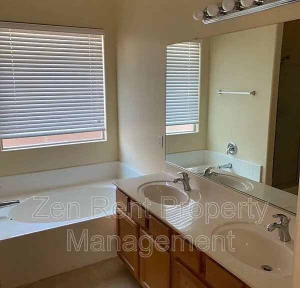 4569 E Sundance Ave — Photo 15
