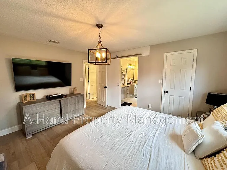 15912 Indian Wells Ct — Photo 11