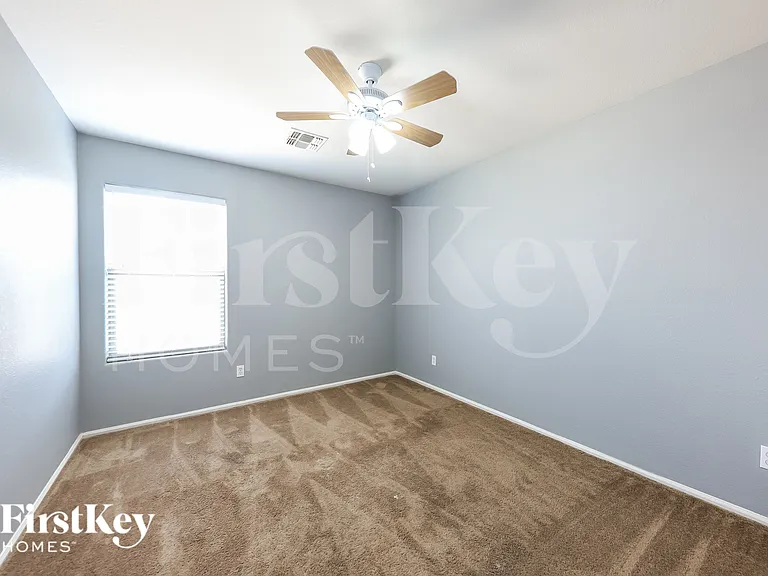 2430 W Via Dona Rd — Photo 16
