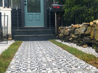 21 Rhodes St #2, New Rochelle, NY 10801