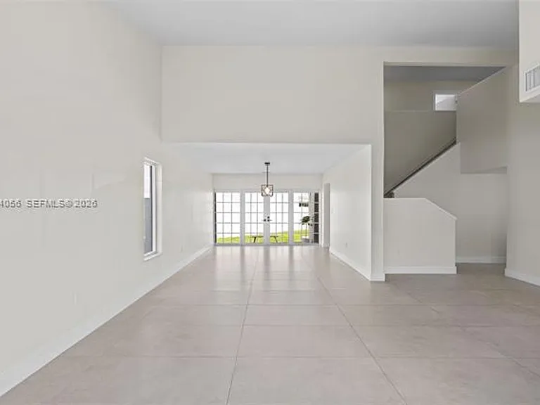 9547 SW 146th Pl — Photo 3